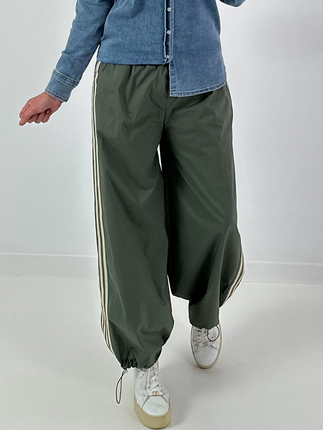 Pants with elastic waistband - olive