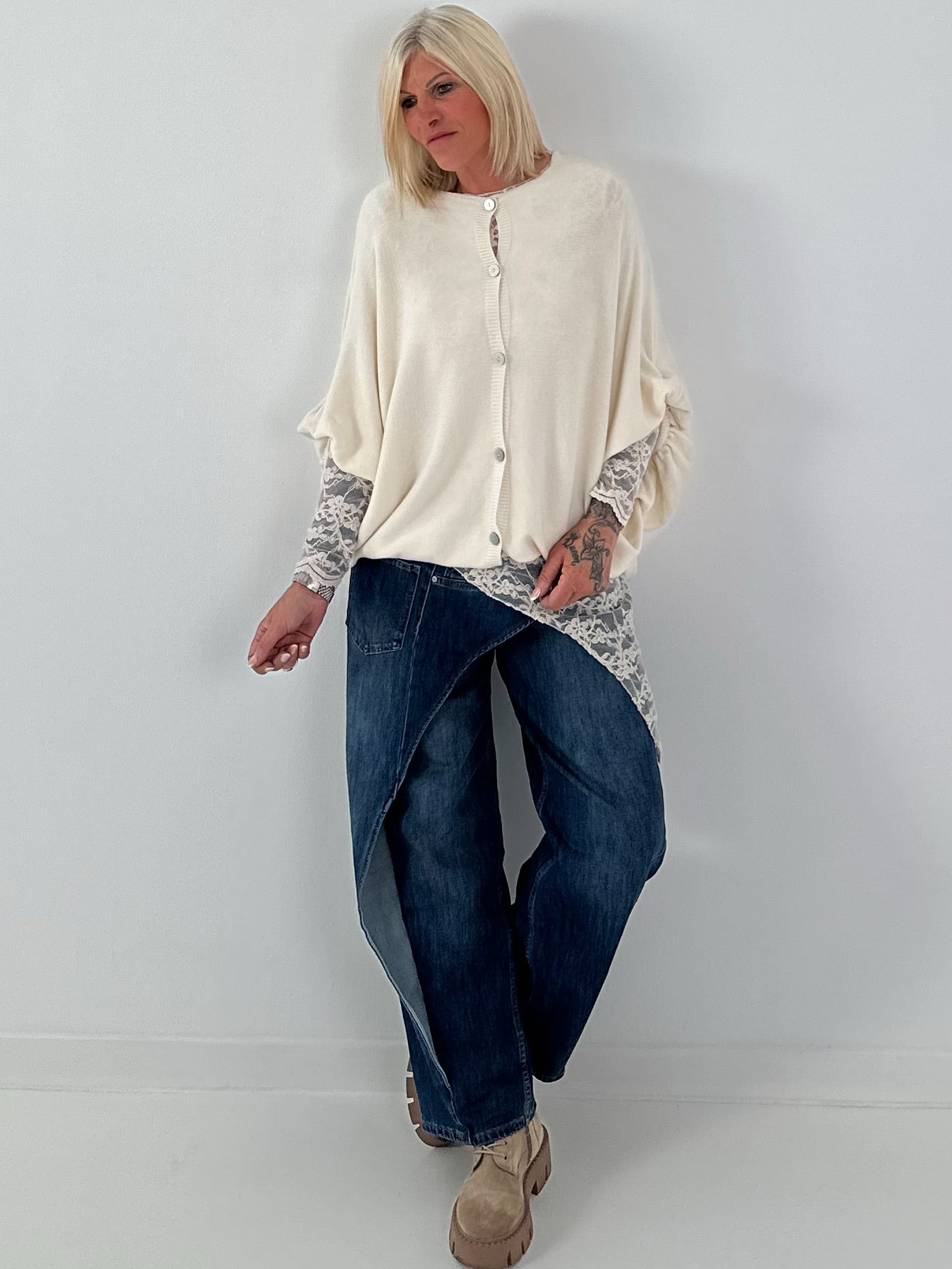 Oversized Strickjacke mit raffinierten Details - creme