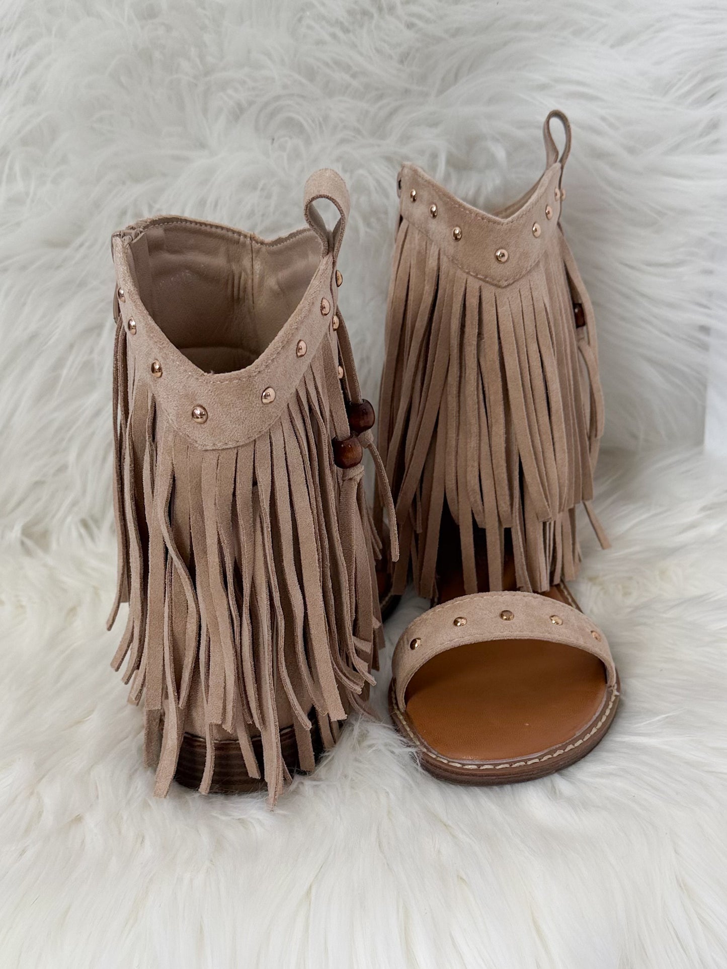 Boho Sandals with Fringes - beige