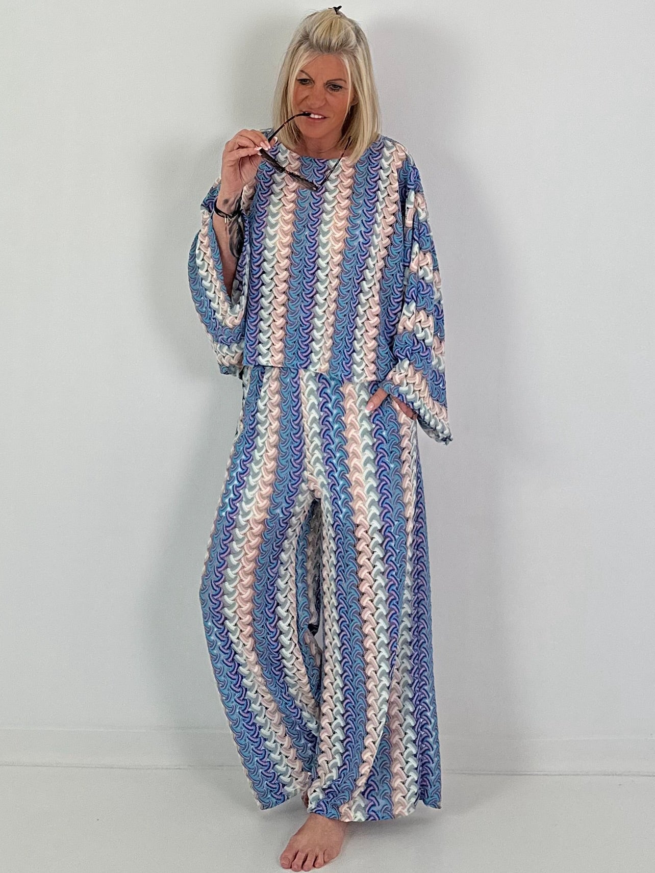 Häkelshirt mit Muster - blau-türkis-mehrfarbig