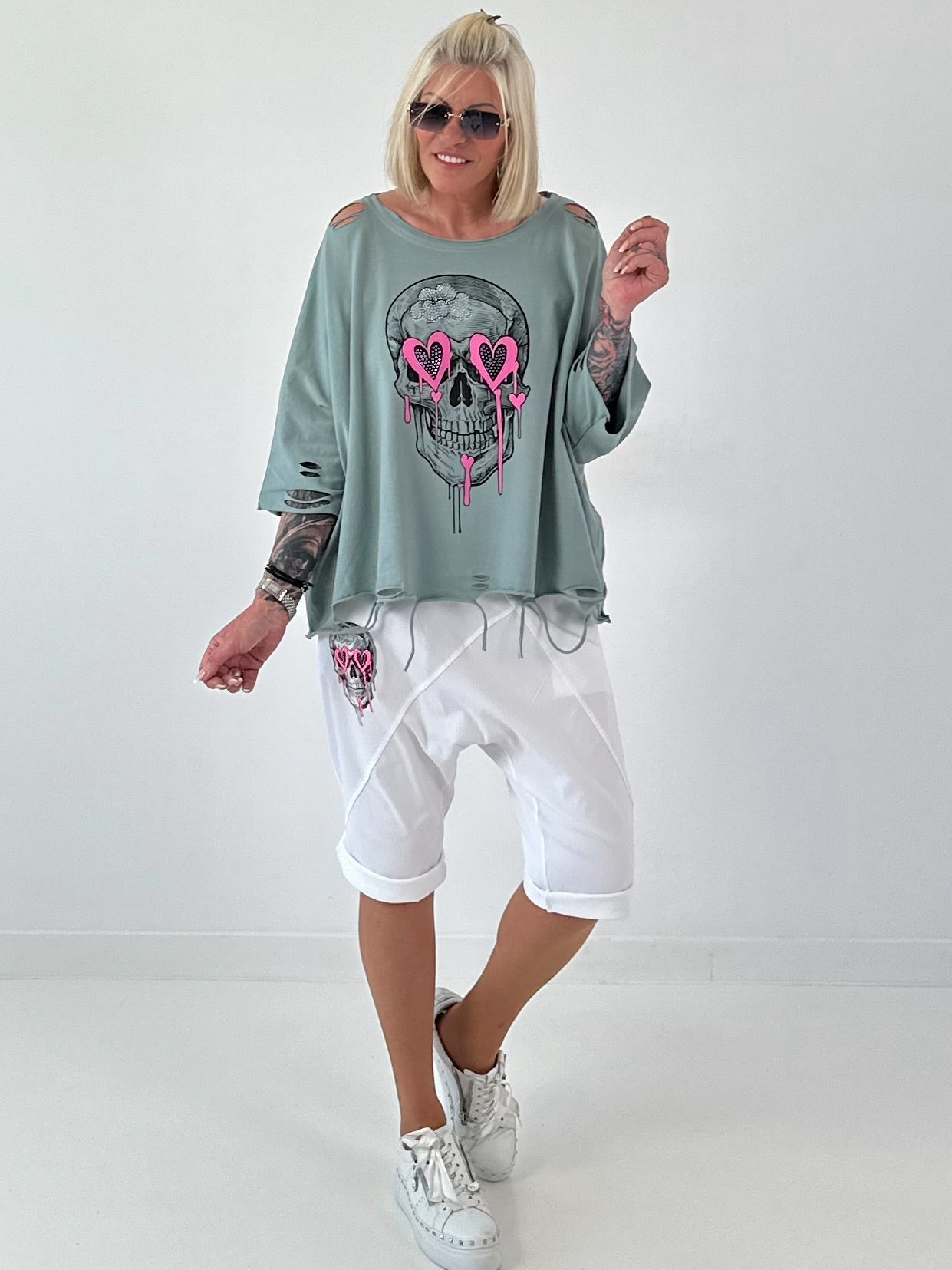 Oversized Shirt mit Cut Outs und Skull -  salbei