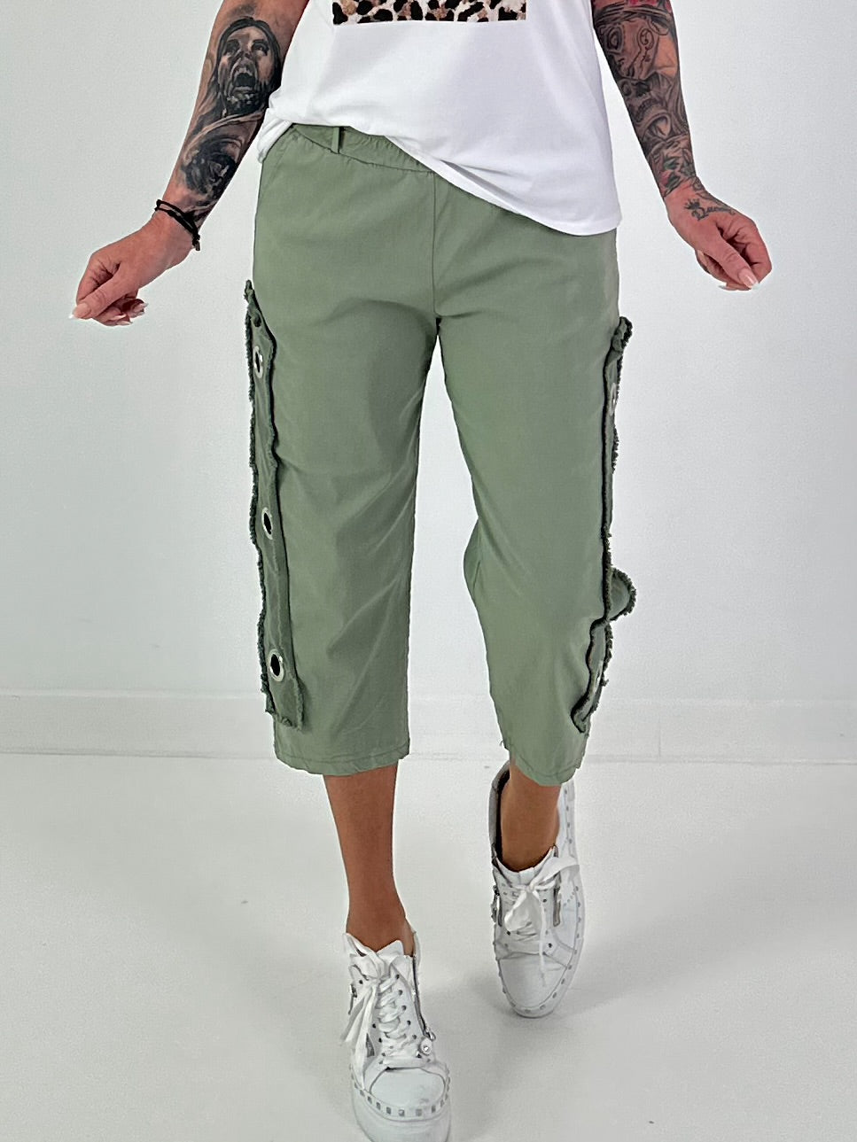 Trousers with eyelet details - khaki