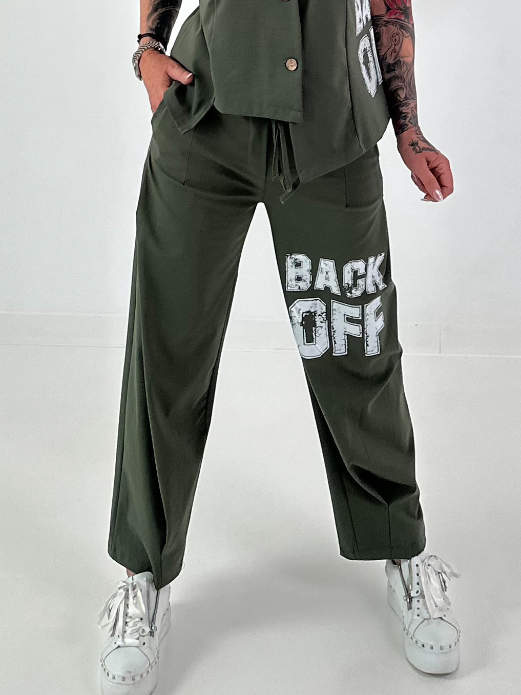 Hose BACK OFF - oliv