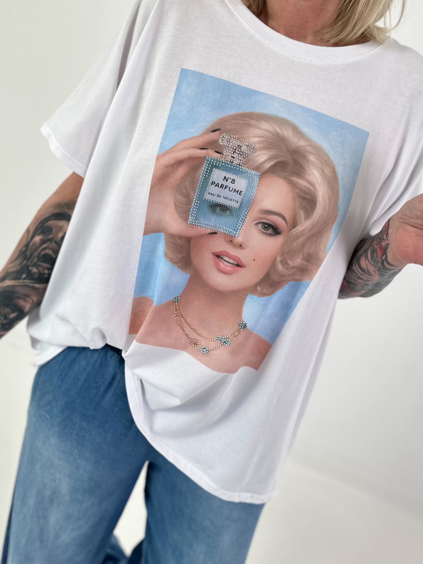T-shirt Perfume - white-light blue