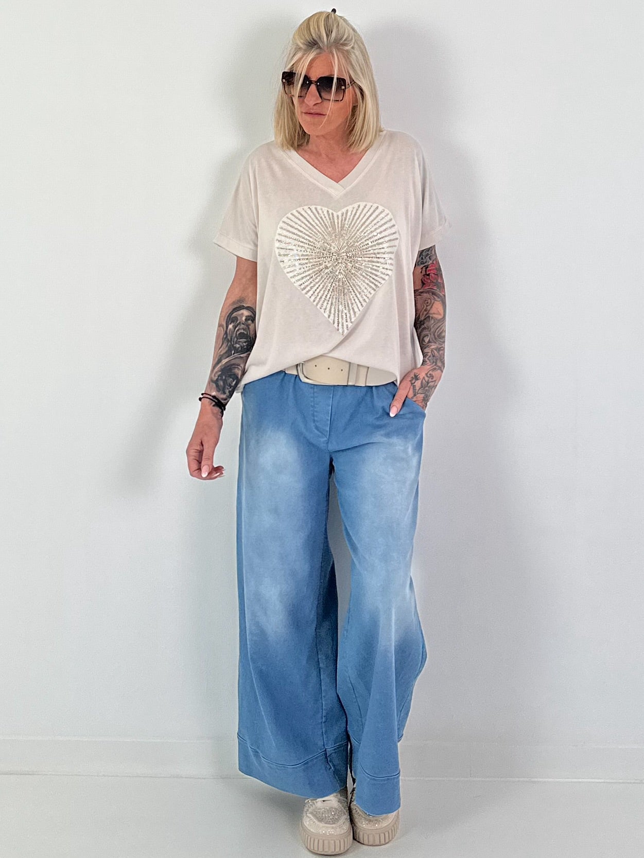 T-Shirt with Rhinestone Heart - beige