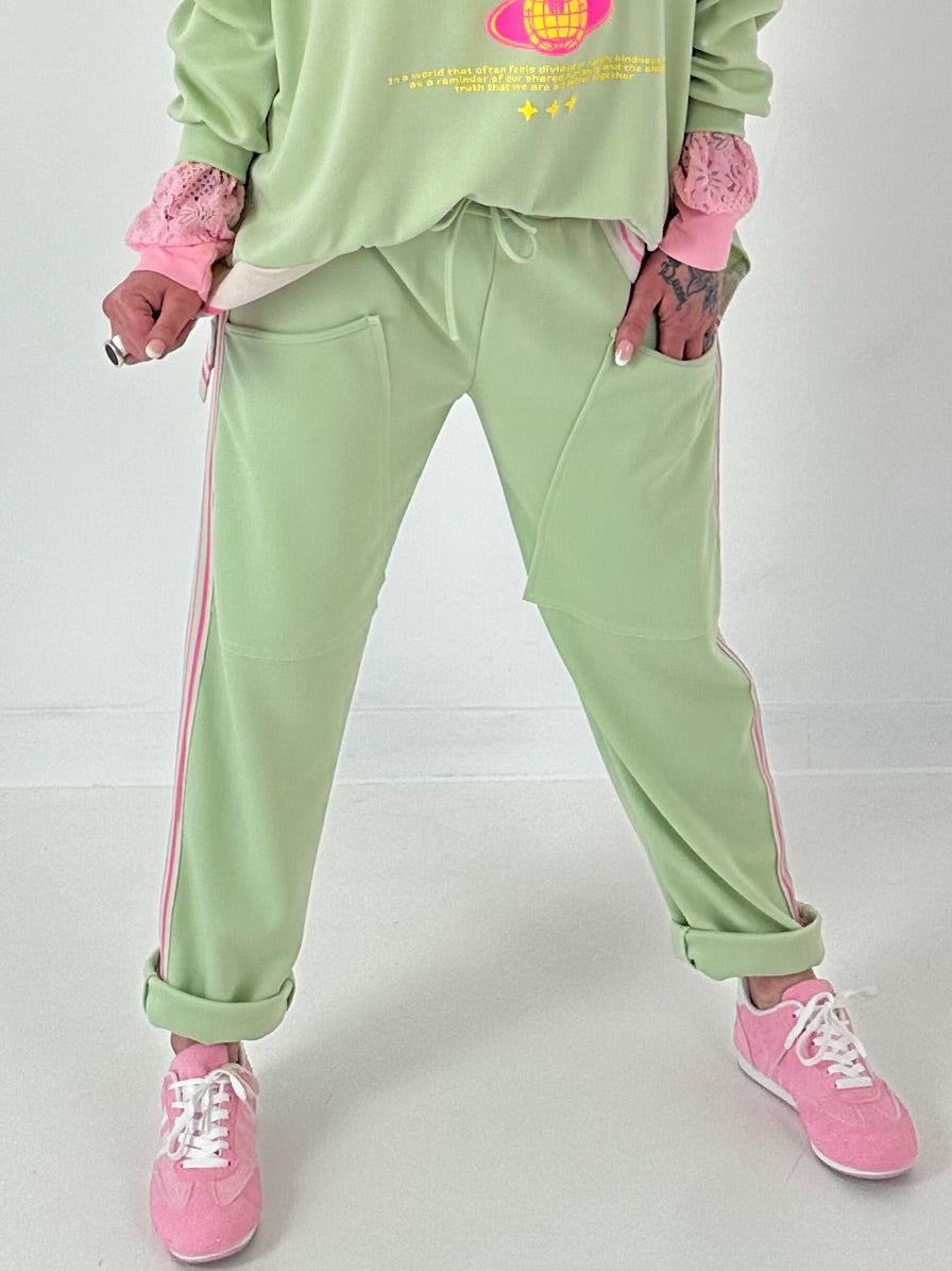 Hose mit großen aufgesetzten Taschen - lindgrün