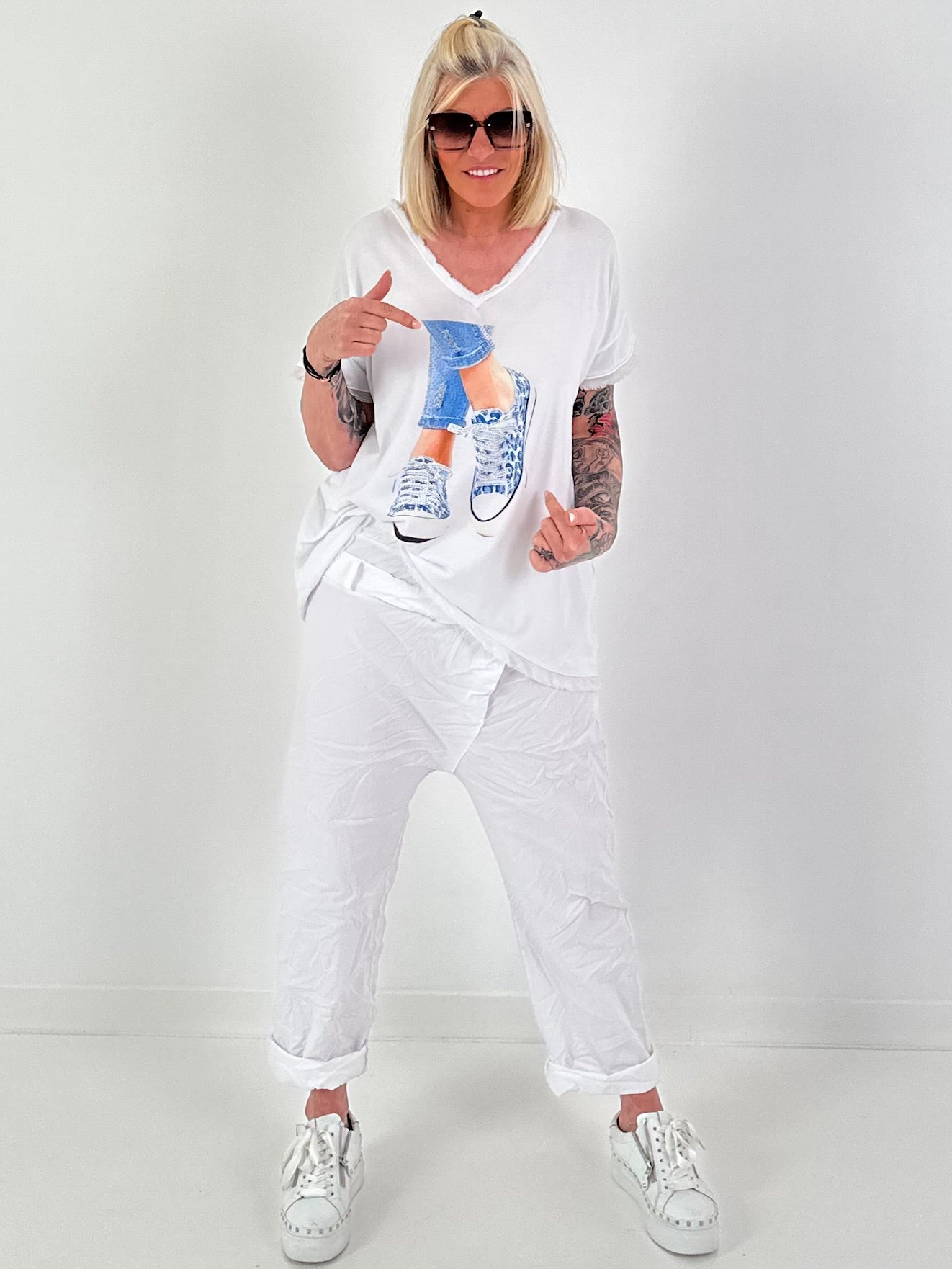 T-shirt with shoe print and glitter details - white-light blue