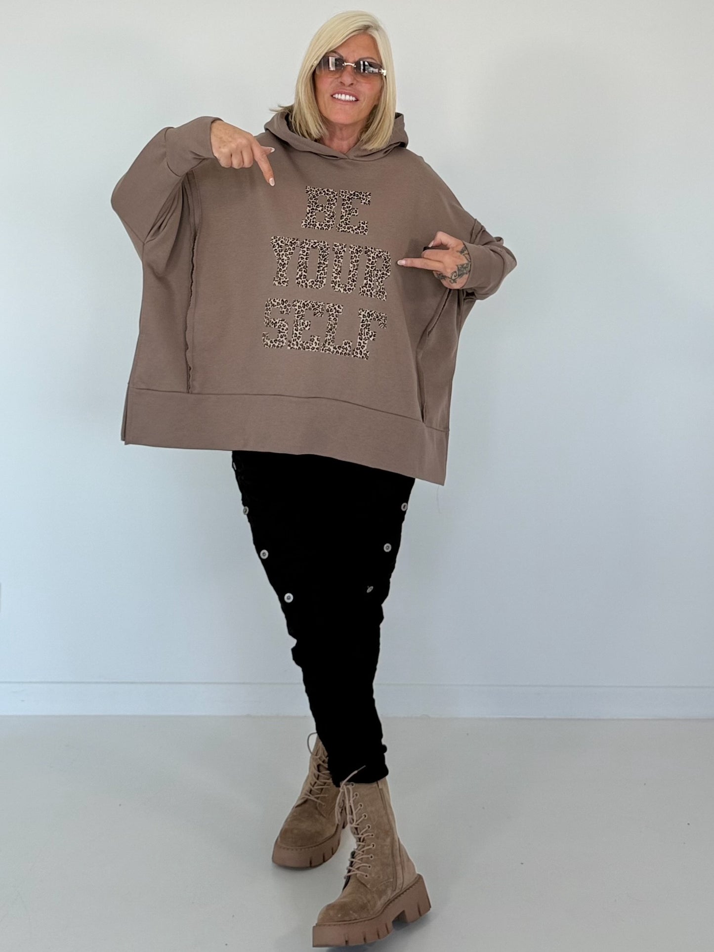 Oversized Hoodie Be Yourself - taupe
