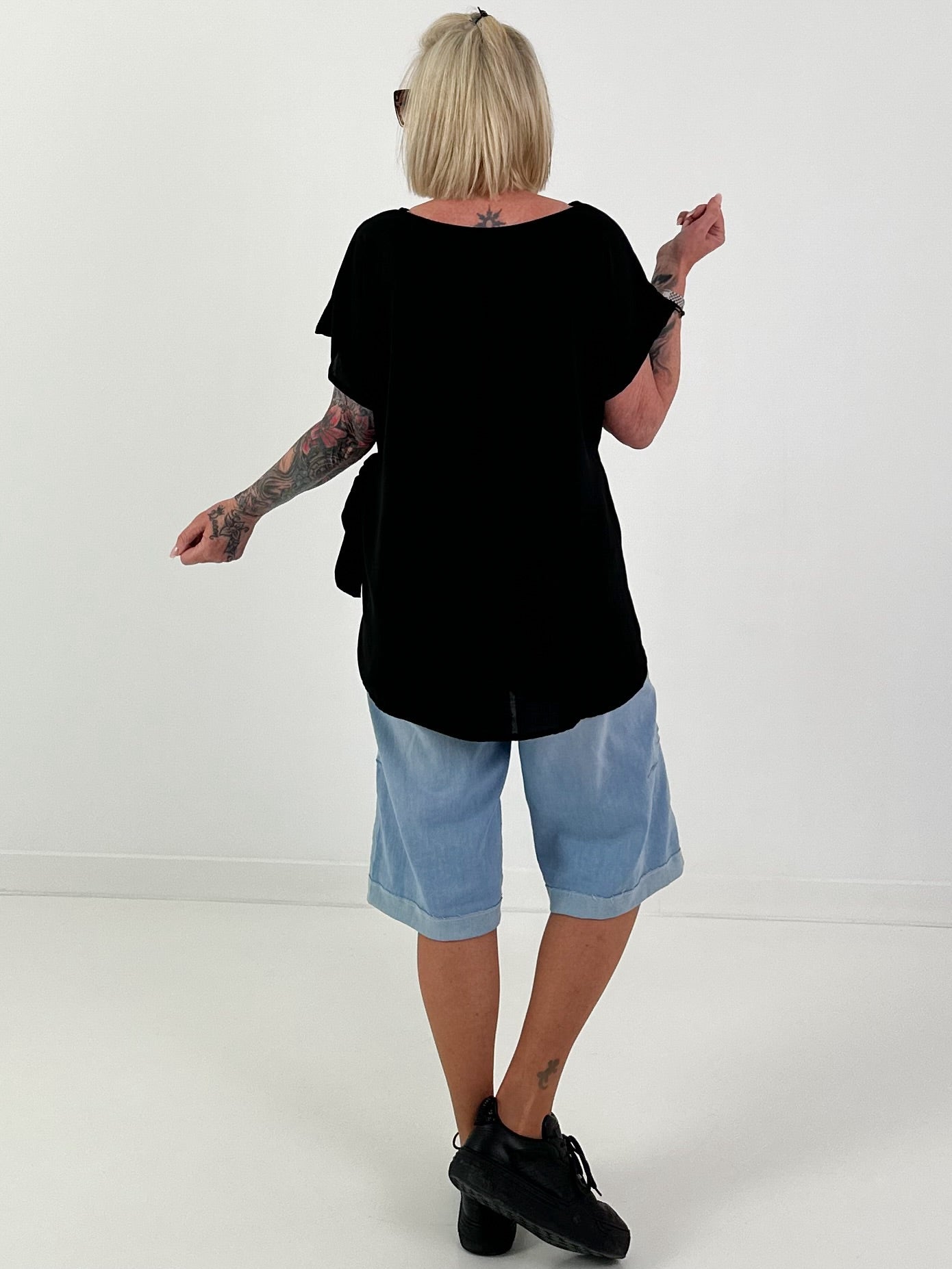 Blouse shirt with side tie knot - black