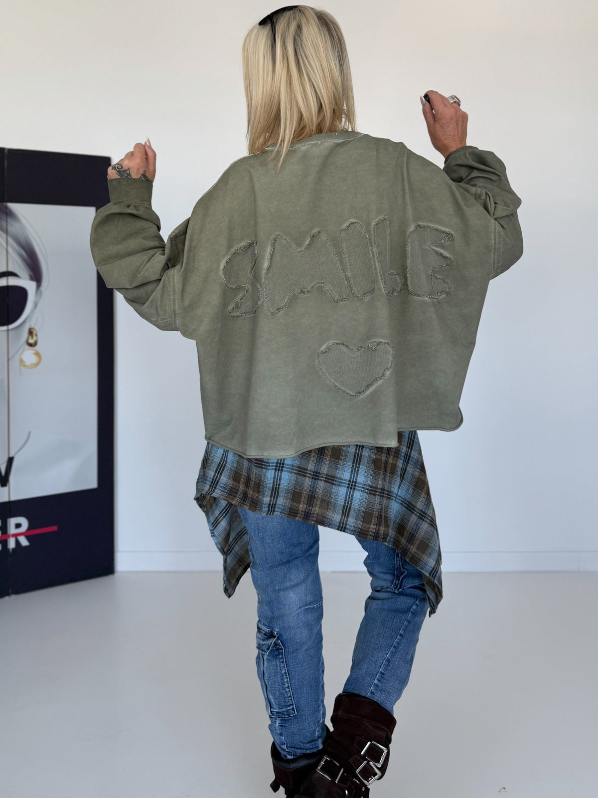 Boxy sweater Smile - olive