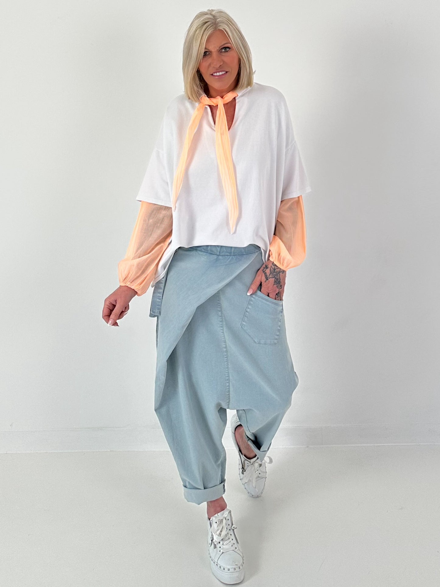 Leichter Sweater mit Blusenärmeln - weiss