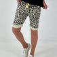 Kurze Hose im Leo Look- gelb