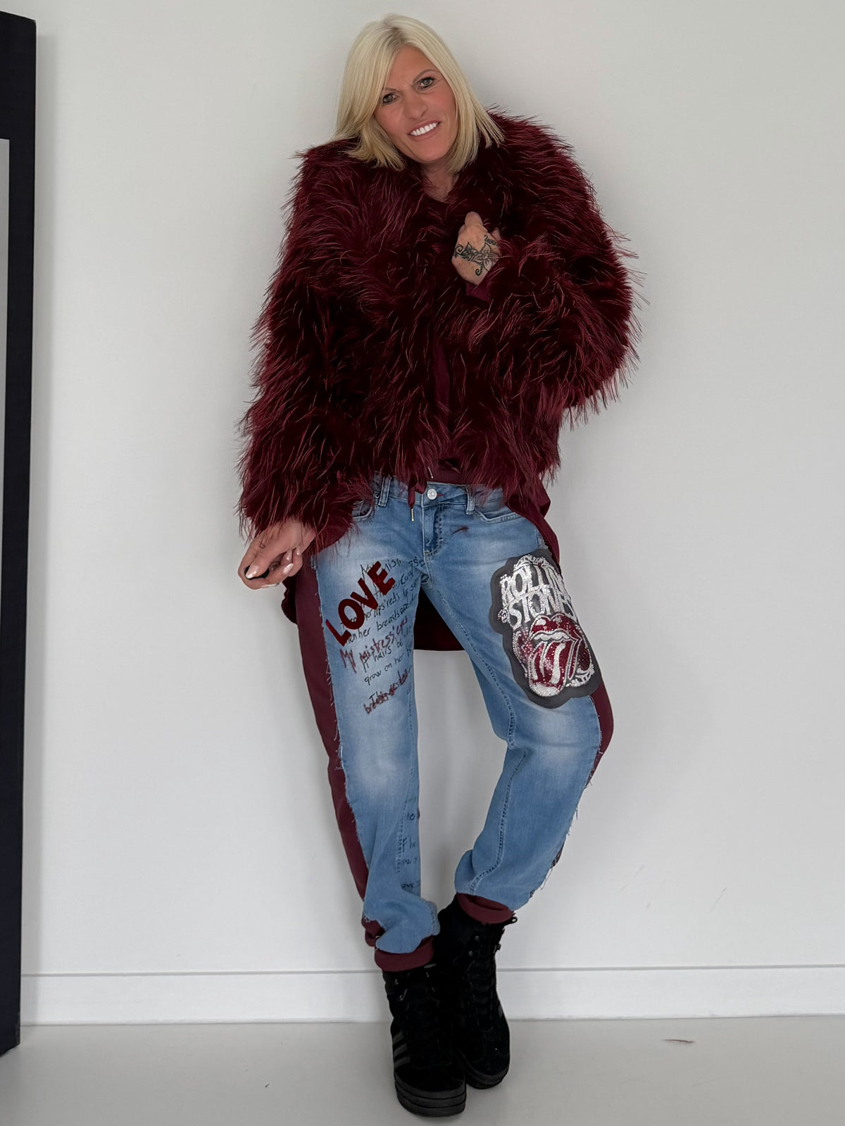 Jogg-Jeans im Used Look Love & Rock - denim-burgundi