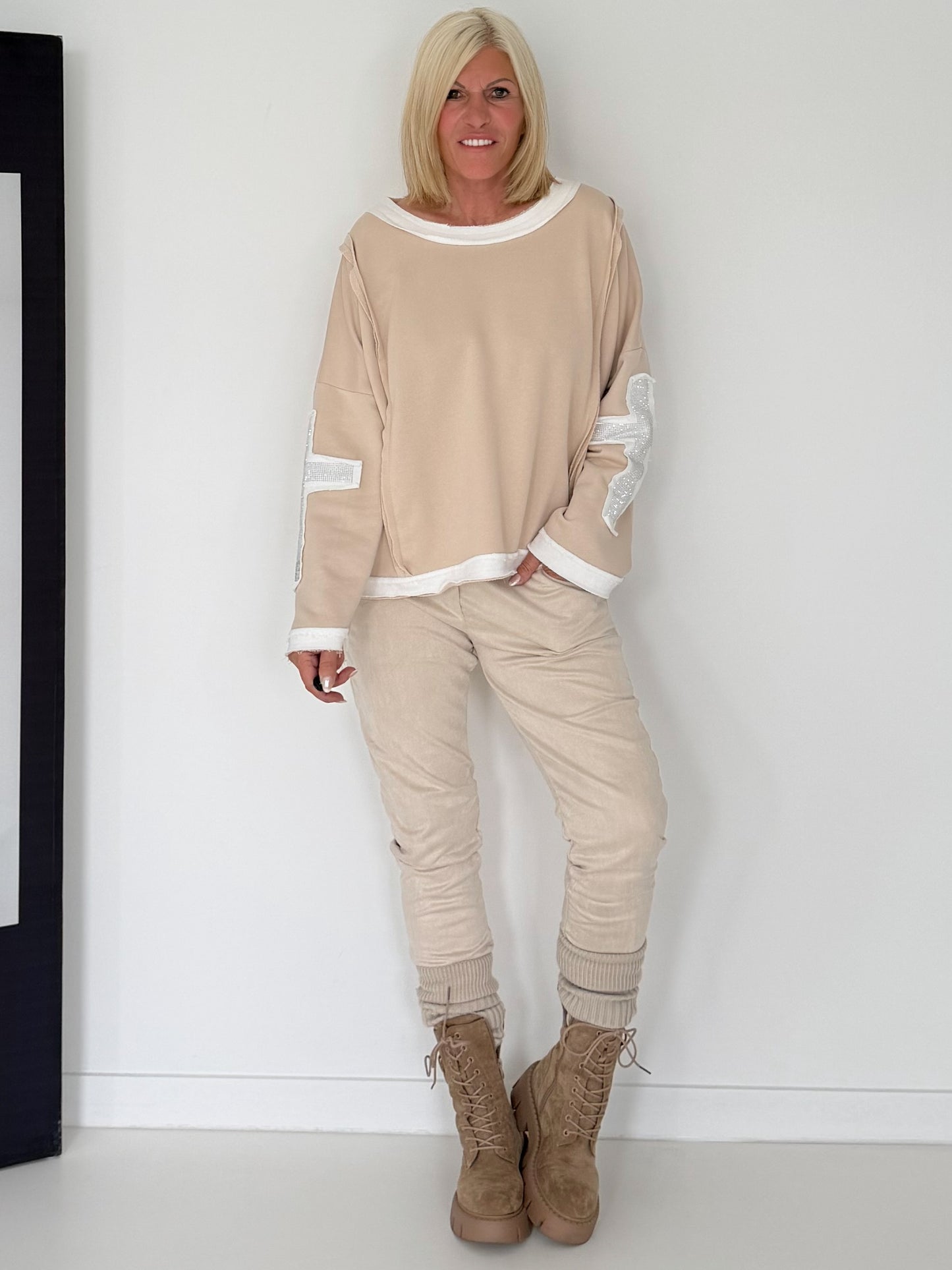 Oversized Sweater mit Strasskreuz - beige-ecru
