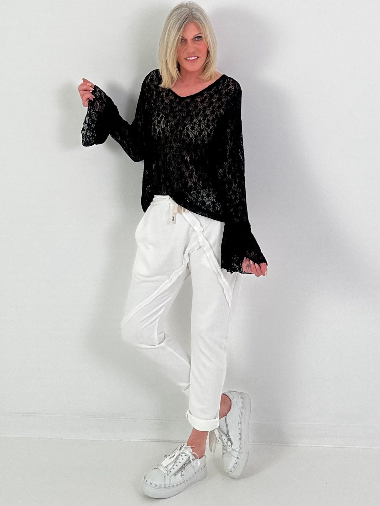 Blouse met bloemenkant - zwart