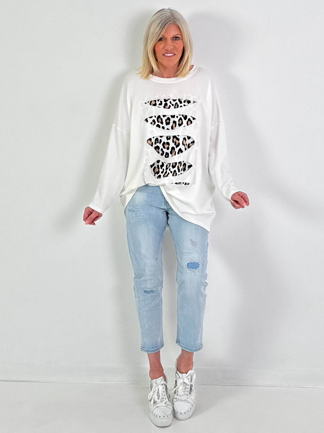 Sweater with cut-outs - white