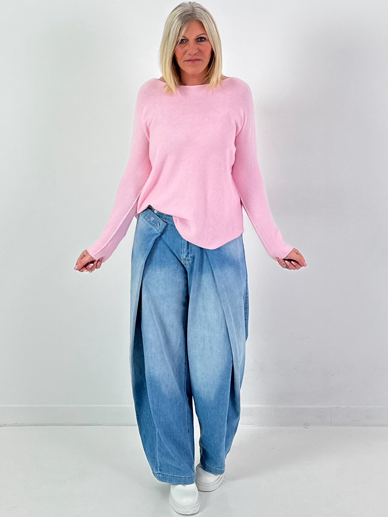 Fijn gebreide trui model "Pure Frame" - roze