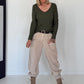 Rippshirt mit fransigem V-Ausschnitt - oliv