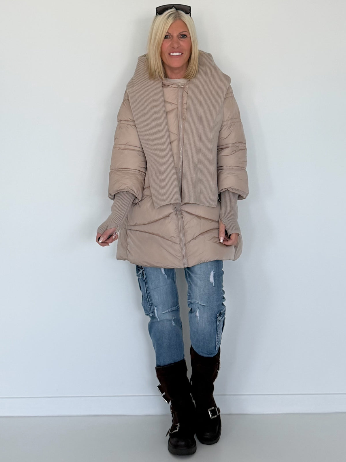Winterjacke 2 Looks mit Stulpenärmeln und abnehmbarem Strickeinsatz - beige