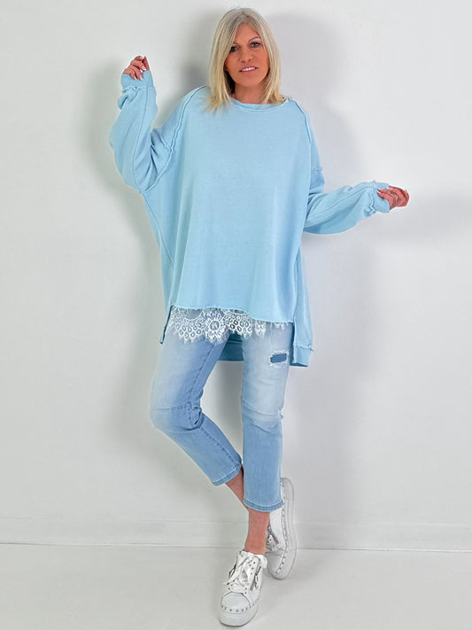 Oversized Sweater Modell "Cloud cut" - hellblau