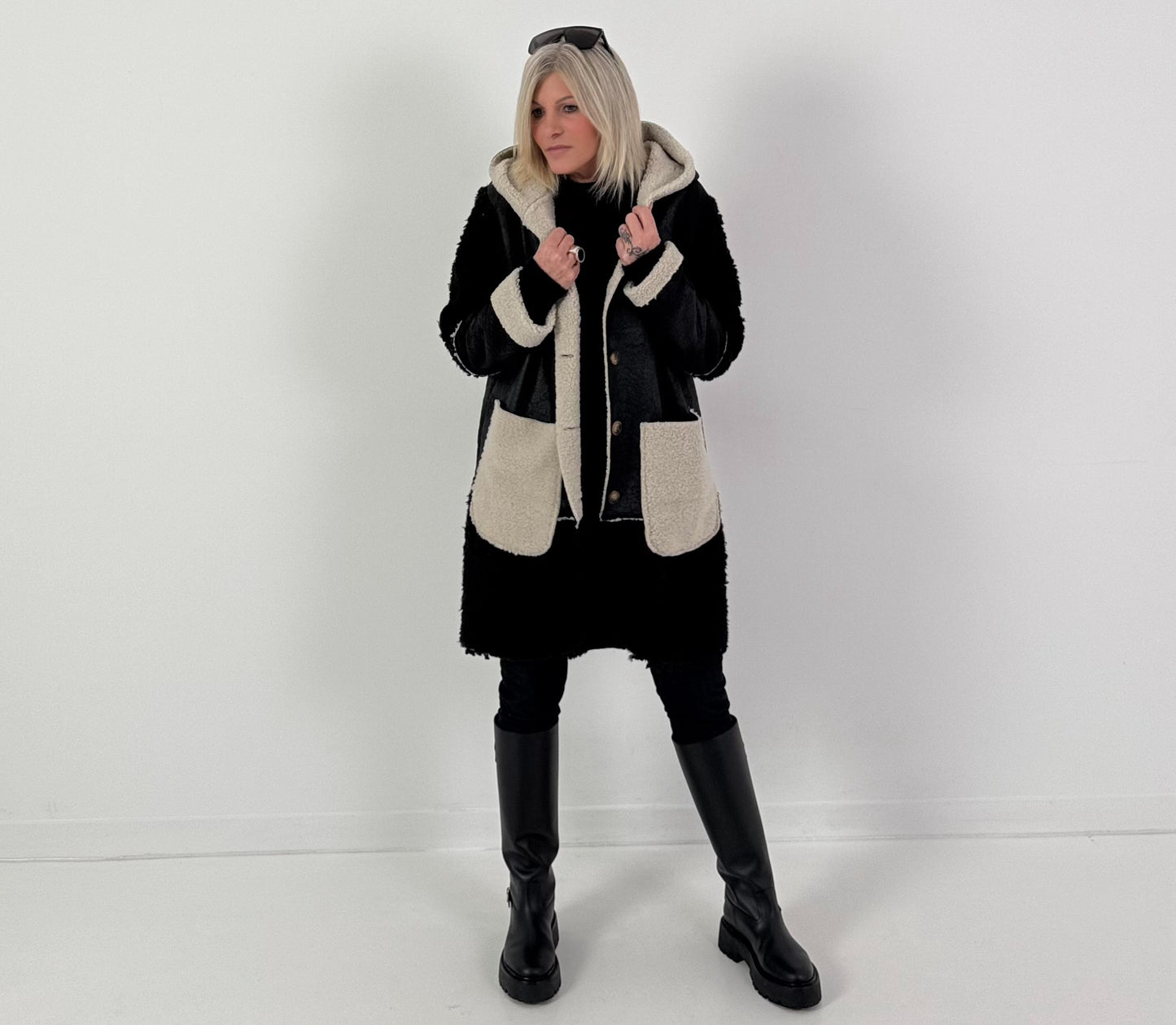 Jas van materiaalmix met capuchon, model "Nordic Blend" - zwart-beige