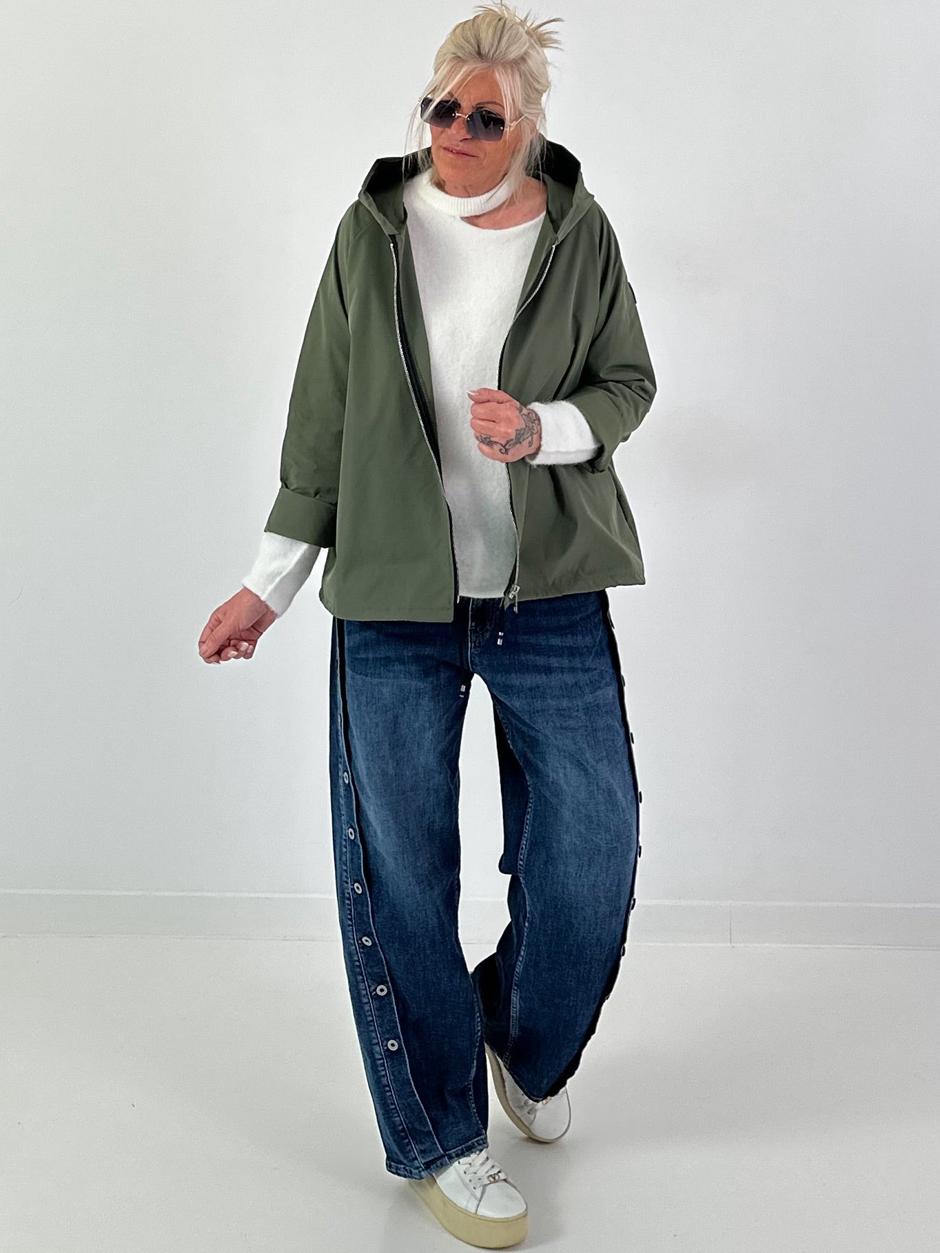 Lightweight hooded jacket - olive