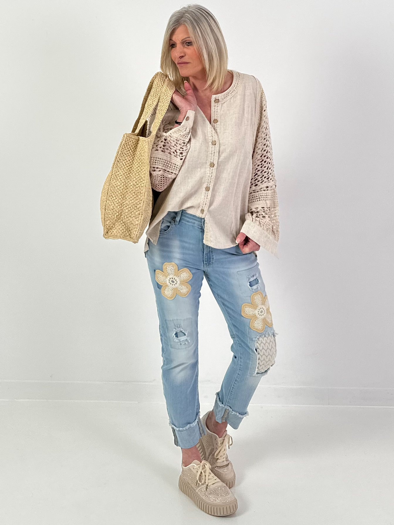 Bluse aus Leinen mit Häkeleinsätzen - beige