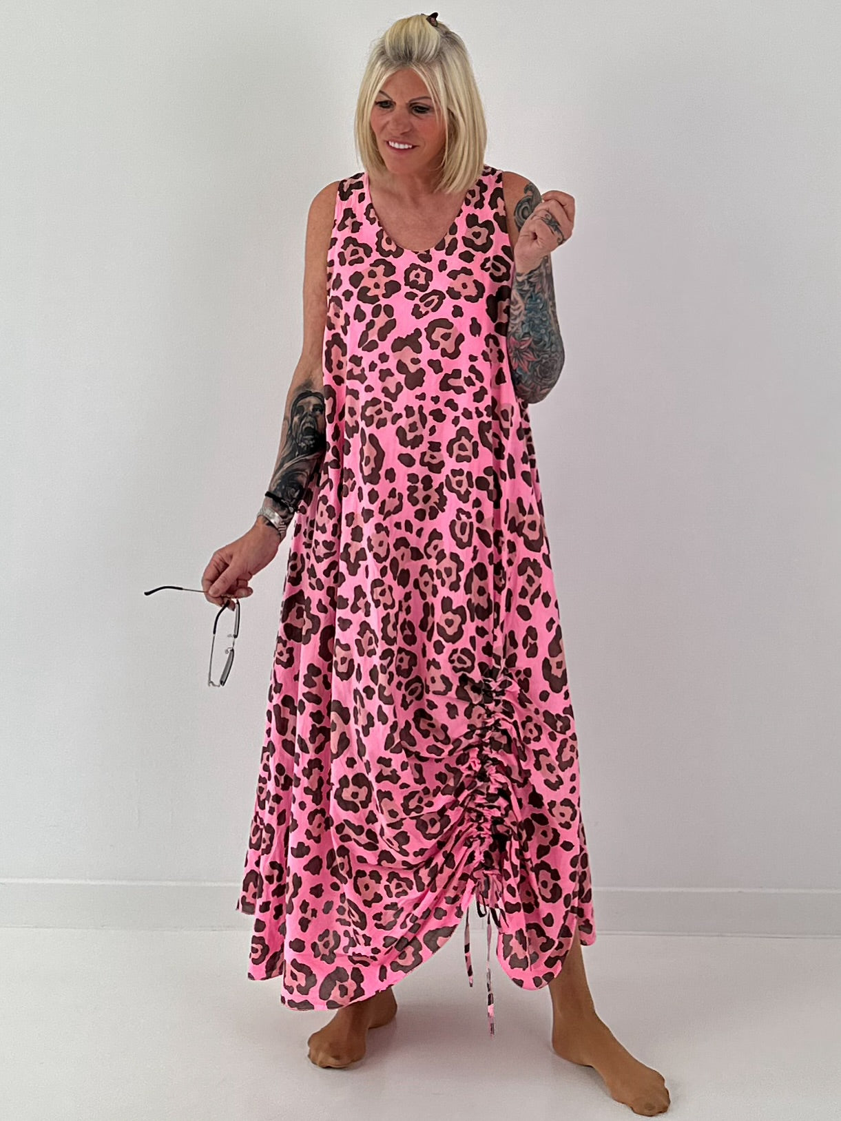 Leo Sommerkleid mit Raff-Detail - neonpink