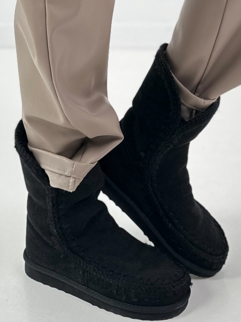 Bootie model "Urban Nature" - black