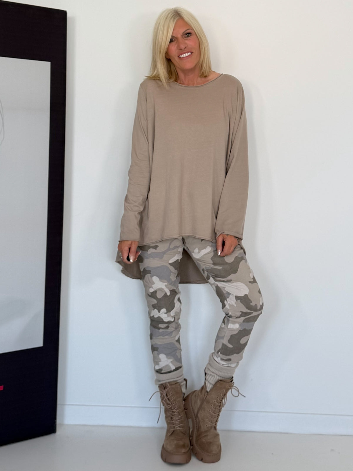 Basic Shirt mit Rundhalsausschnitt - beige