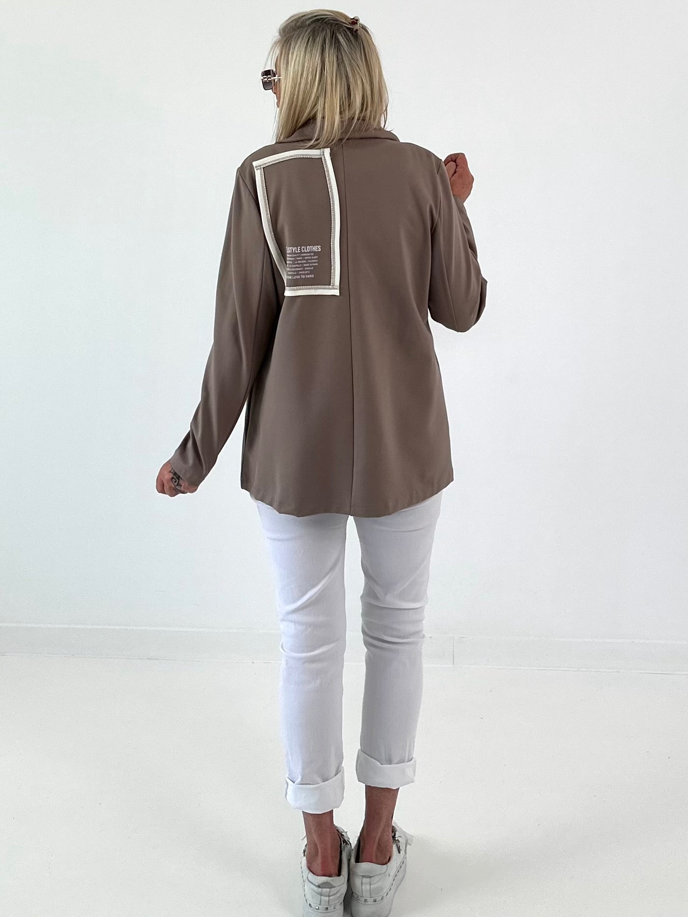 Blazer mit Statement Patch - taupe