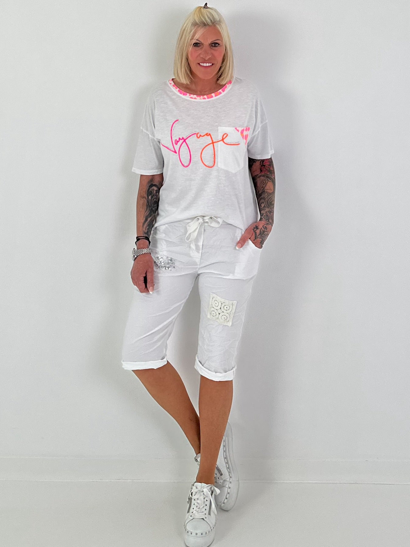 T-Shirt mit Leo-Details - weiss