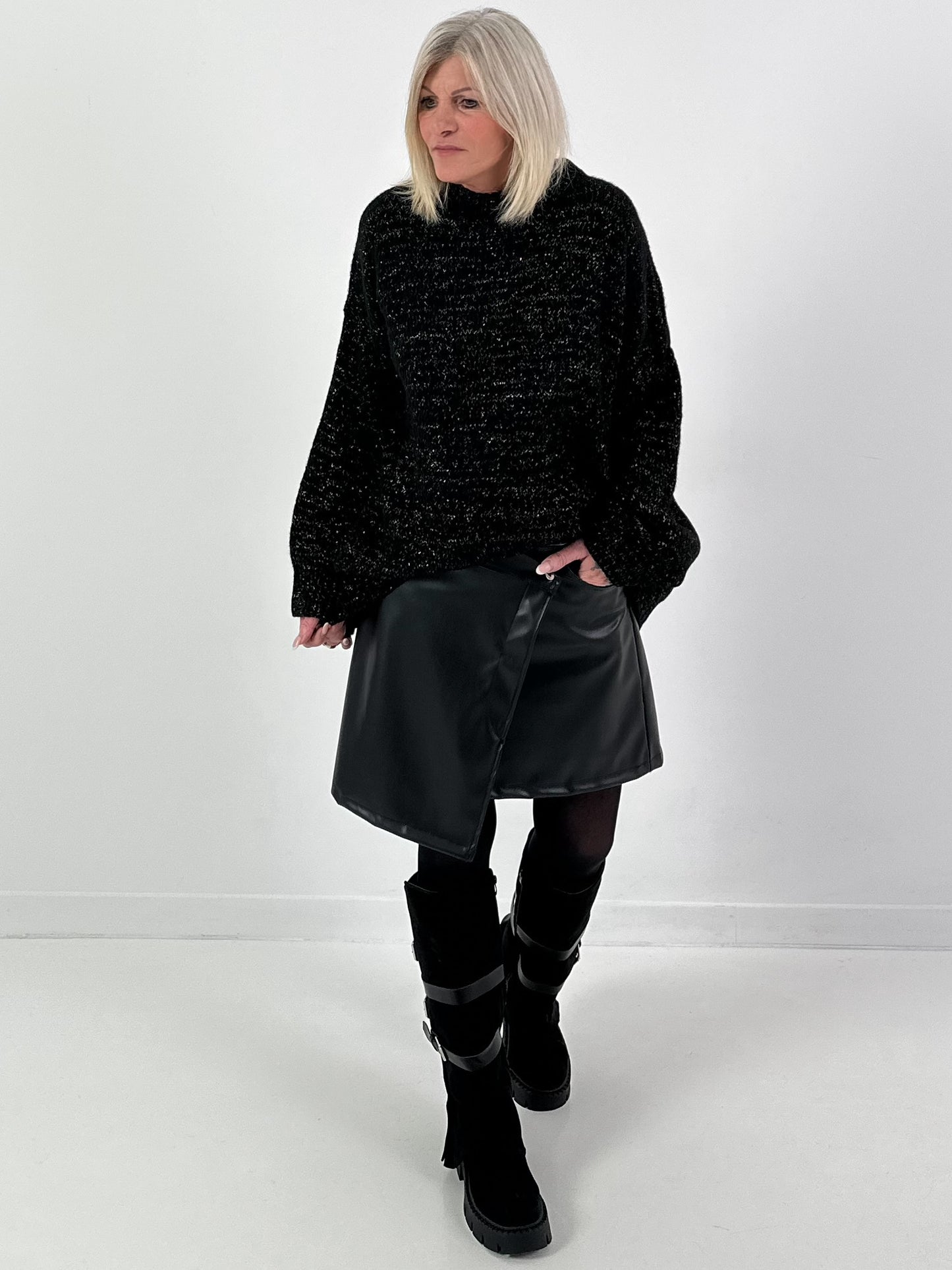 Sweater model "Shine Bright" - black