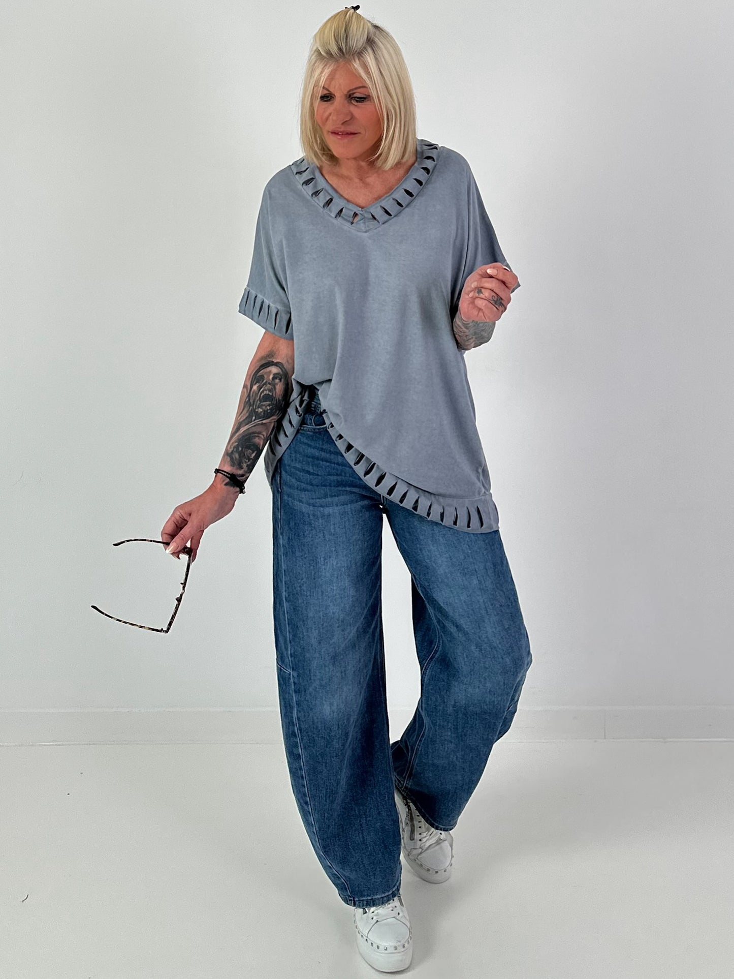 Shirt mit Cut-Out Details - grau