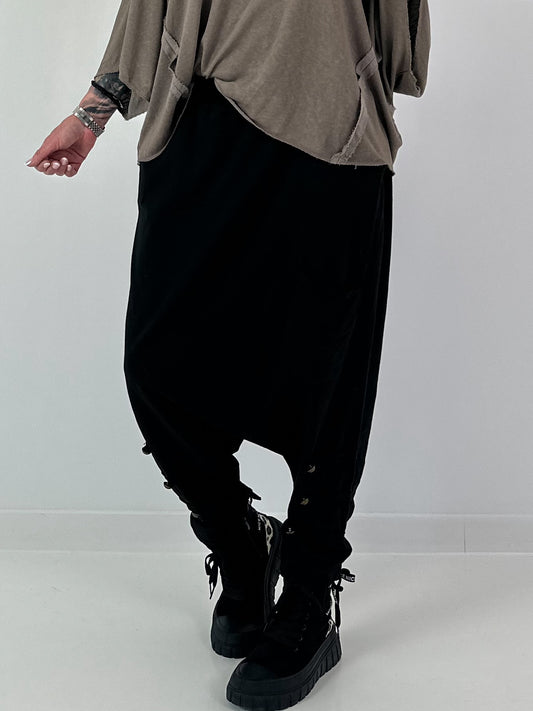 Haremhose mit Knopfdetails - schwarz