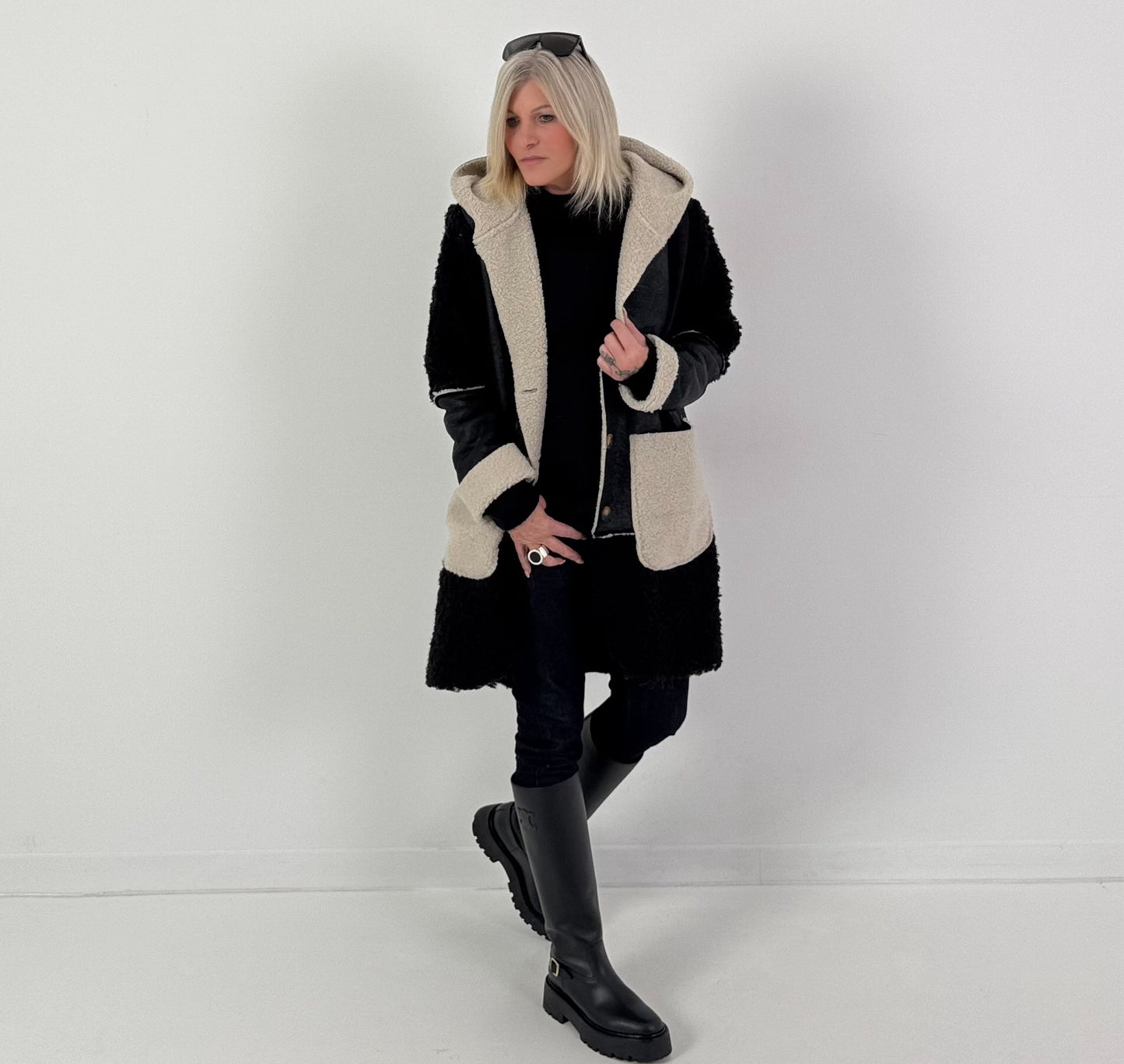 Jas van materiaalmix met capuchon, model "Nordic Blend" - zwart-beige