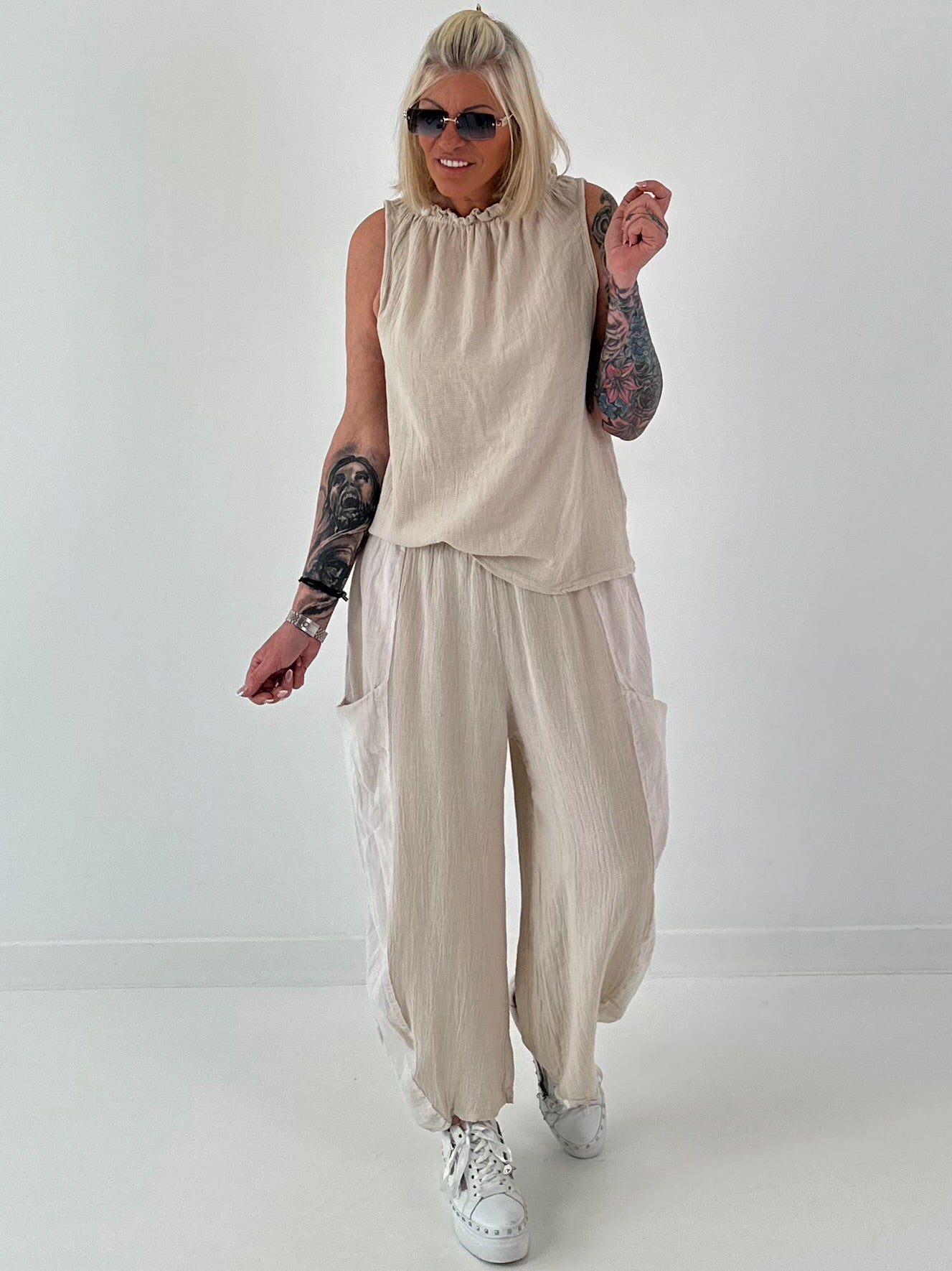 Grobes Baumwoll Top mit Rüschenkragen - beige