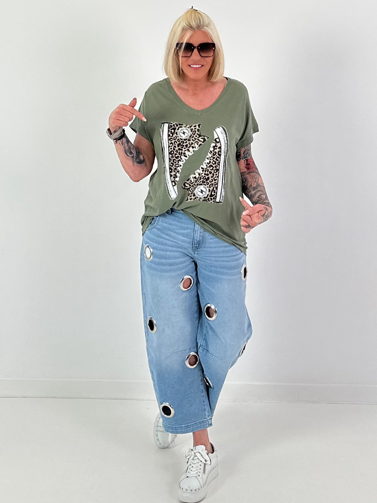 T-shirt with leopard shoe print - khaki