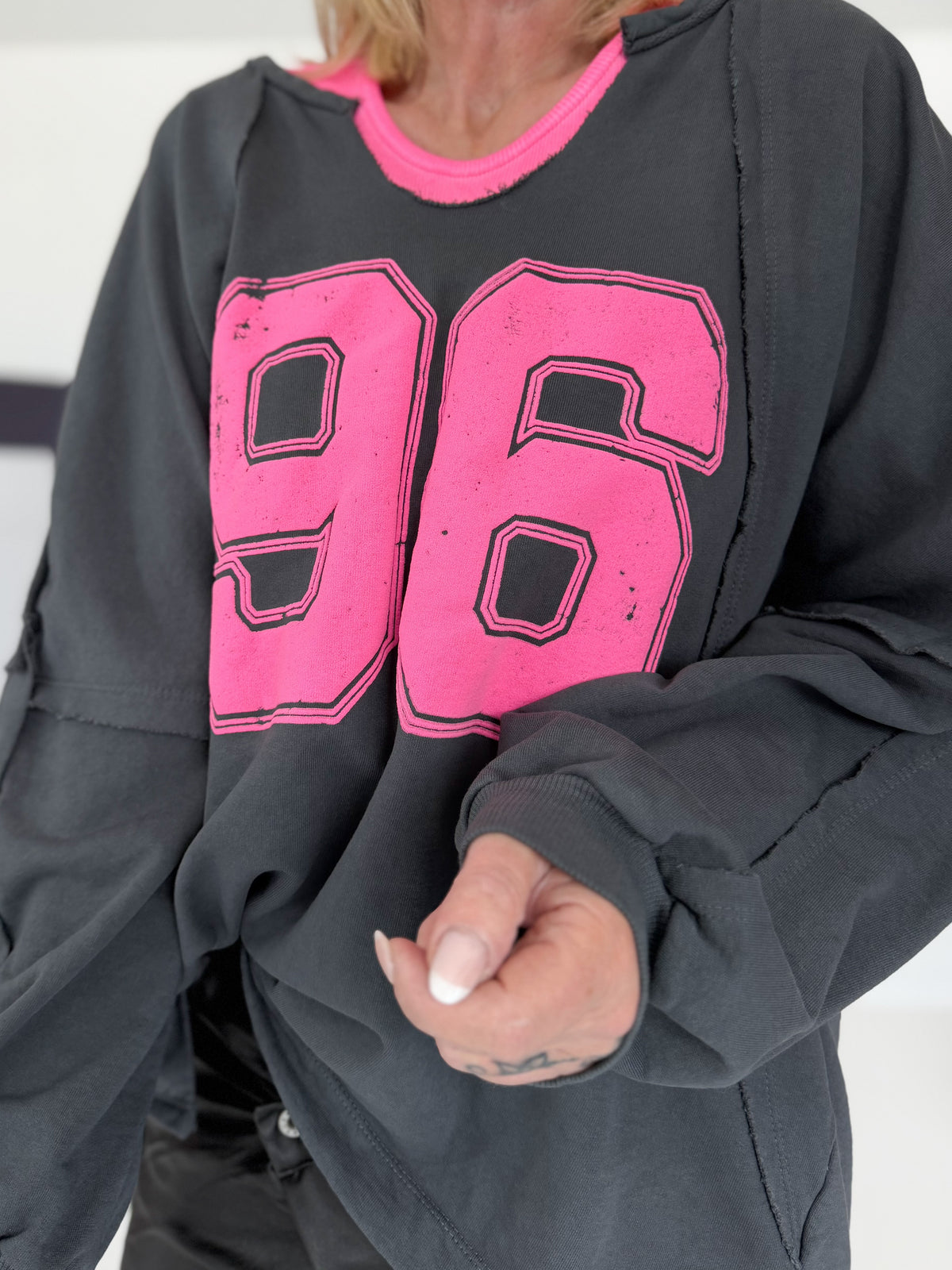 Sweater 96 - anthrazit-neonpink