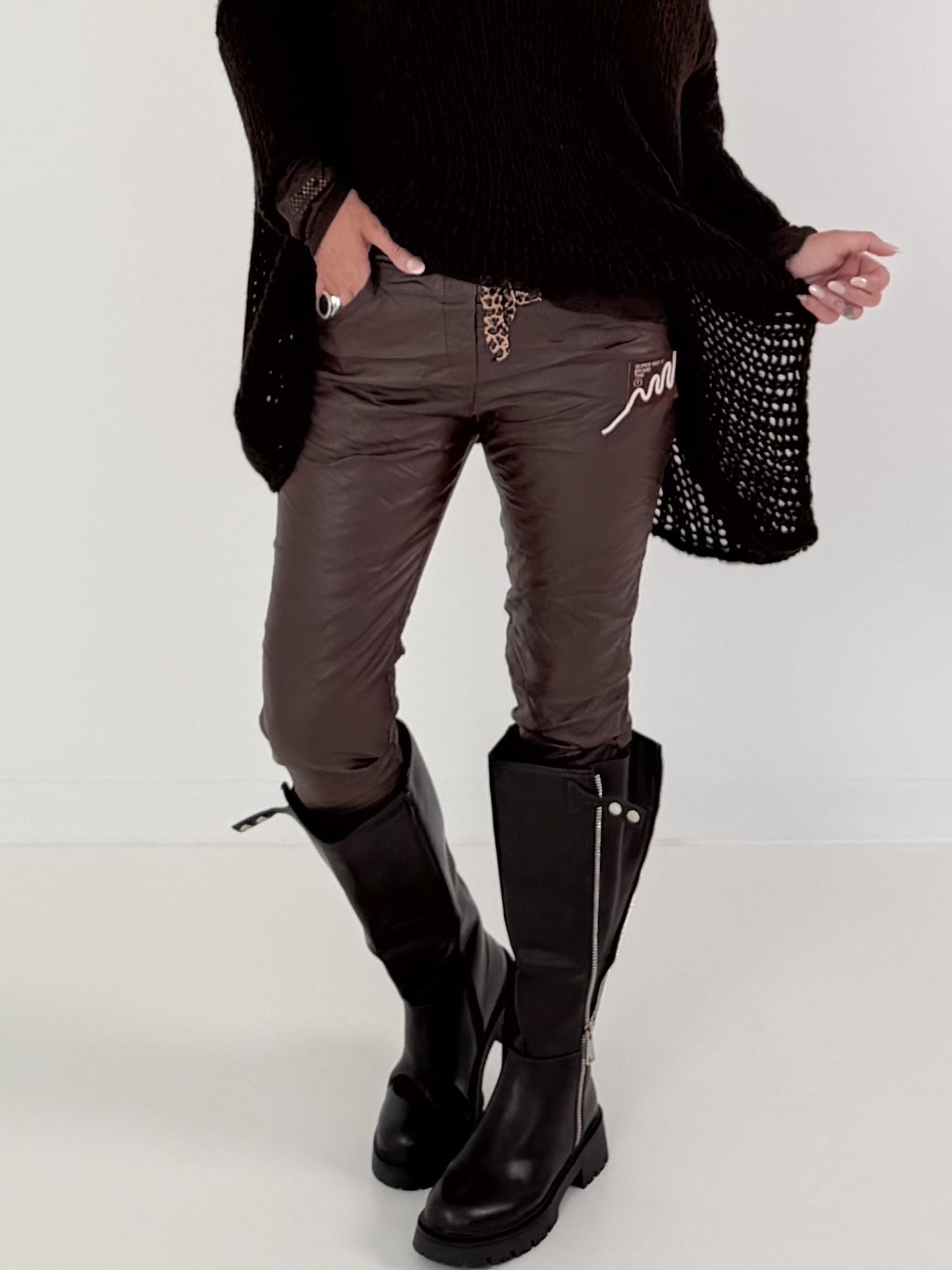 Vegan leather trousers with patch - mocha