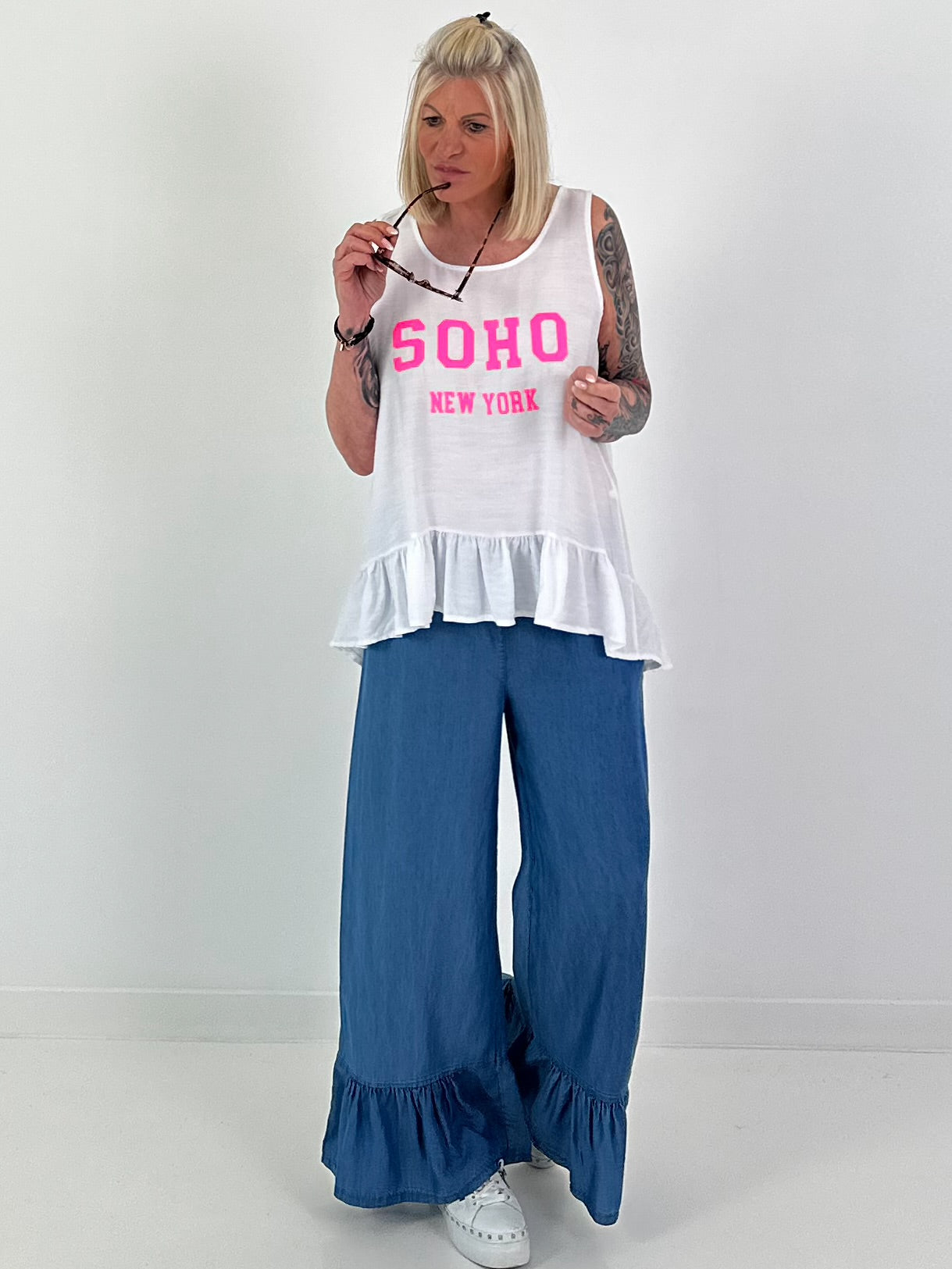 SOHO top with flounce - white