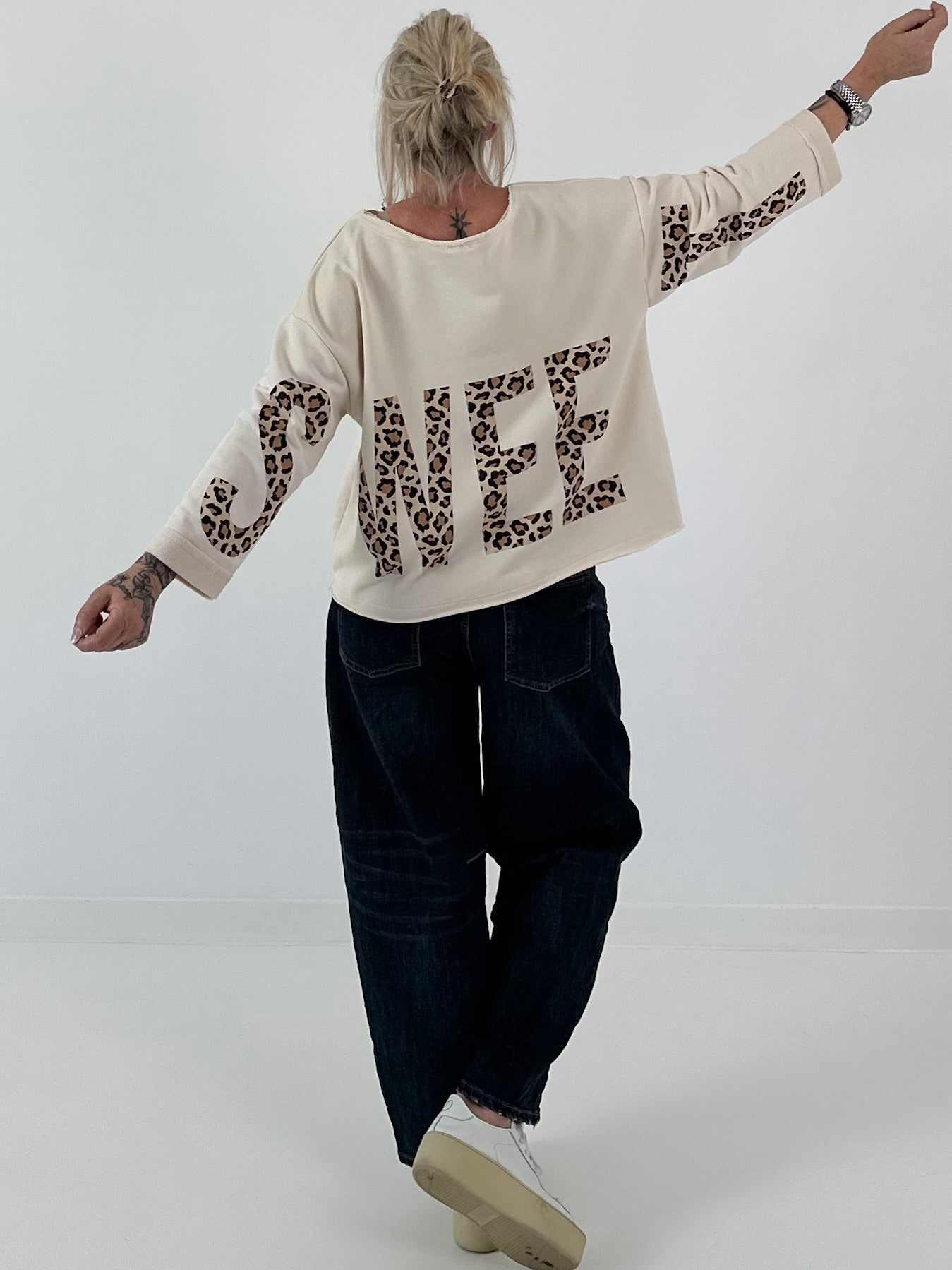 Sweatshirt SWEET mit Leo-Print - beige