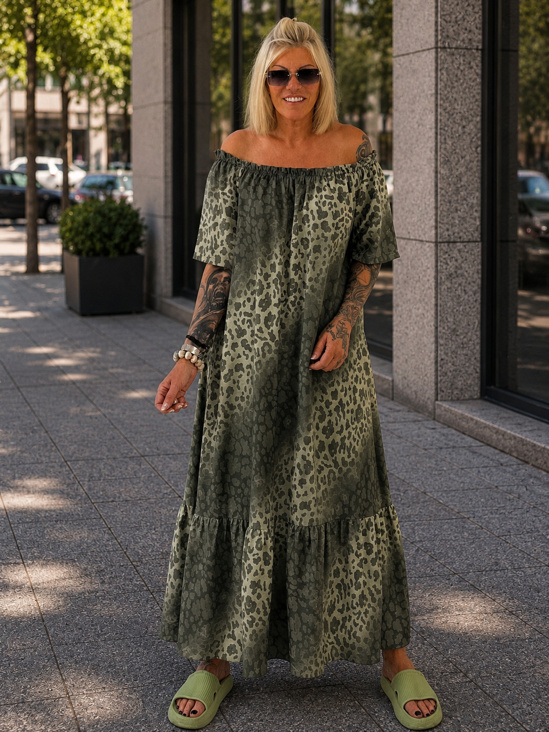 Carmen Sommerkleid mit Muster - oliv