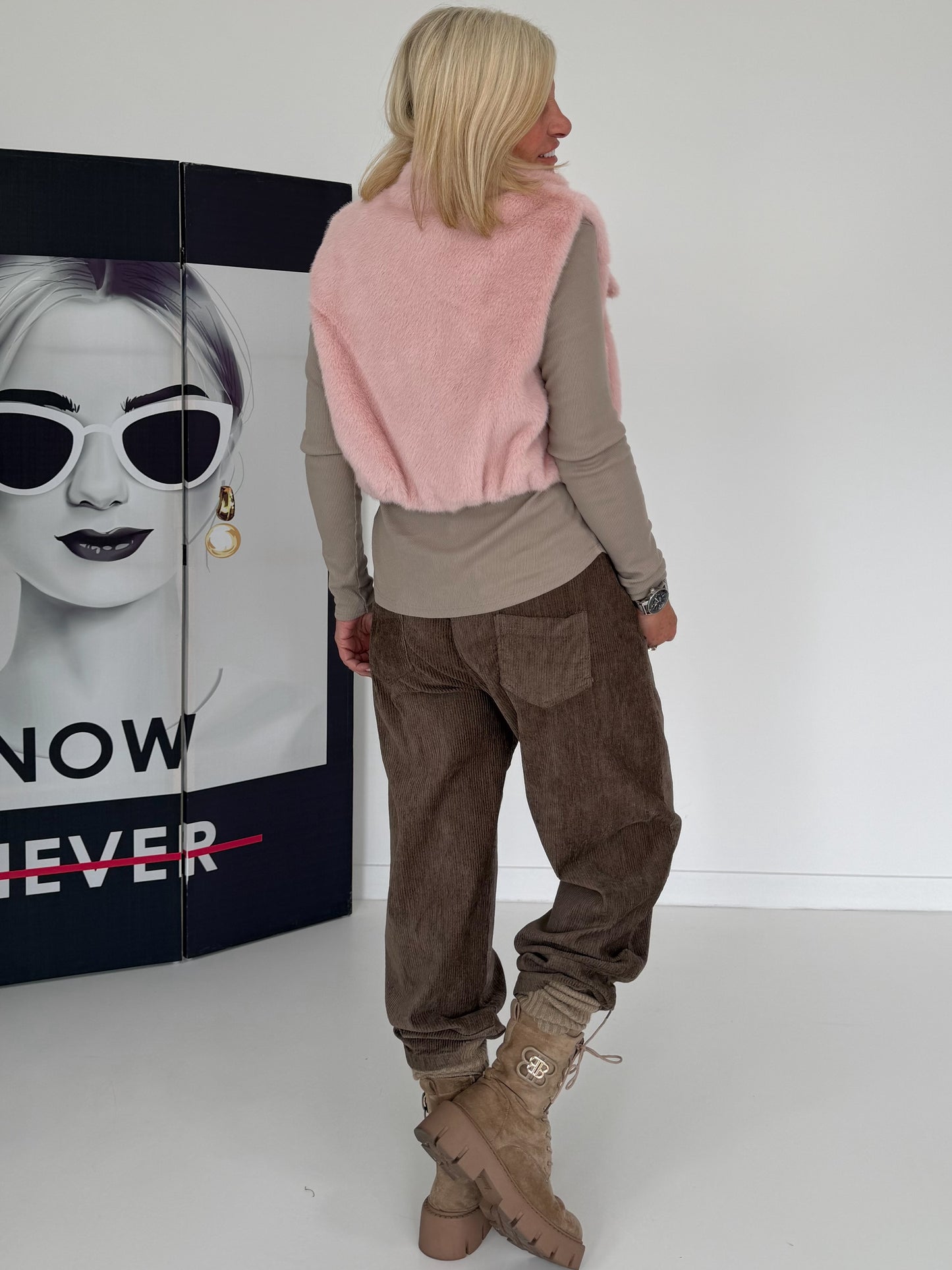 Vest in knusse imitatiebontlook - roze