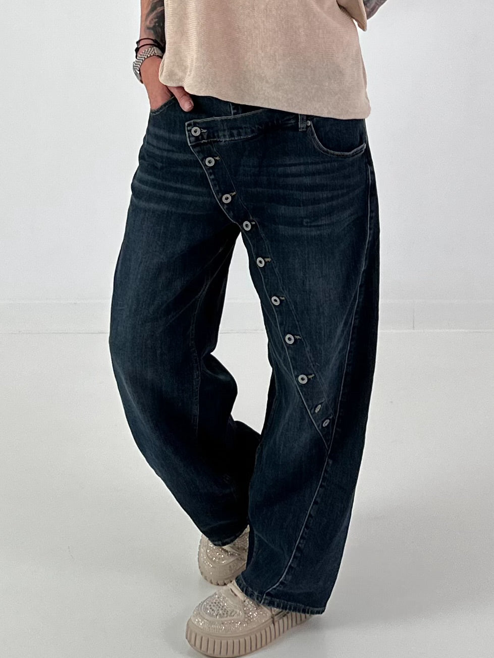 Jeans mit Knopfleiste quer - denim