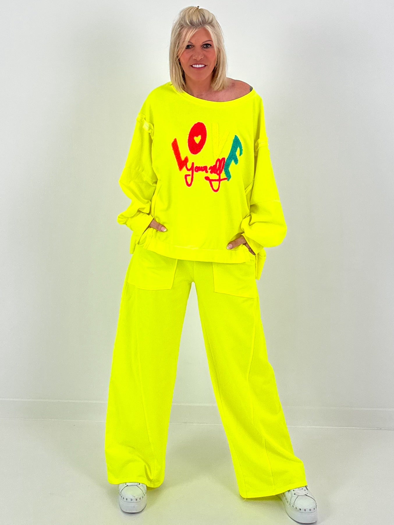 Sweater Love Yourself - neon yellow