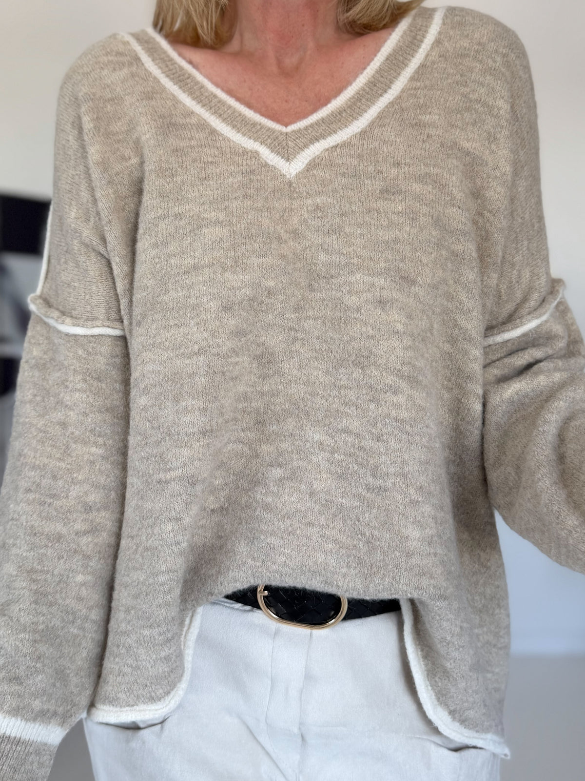 Kuscheliger Pullover mit V-Ausschnitt - beige-ecru