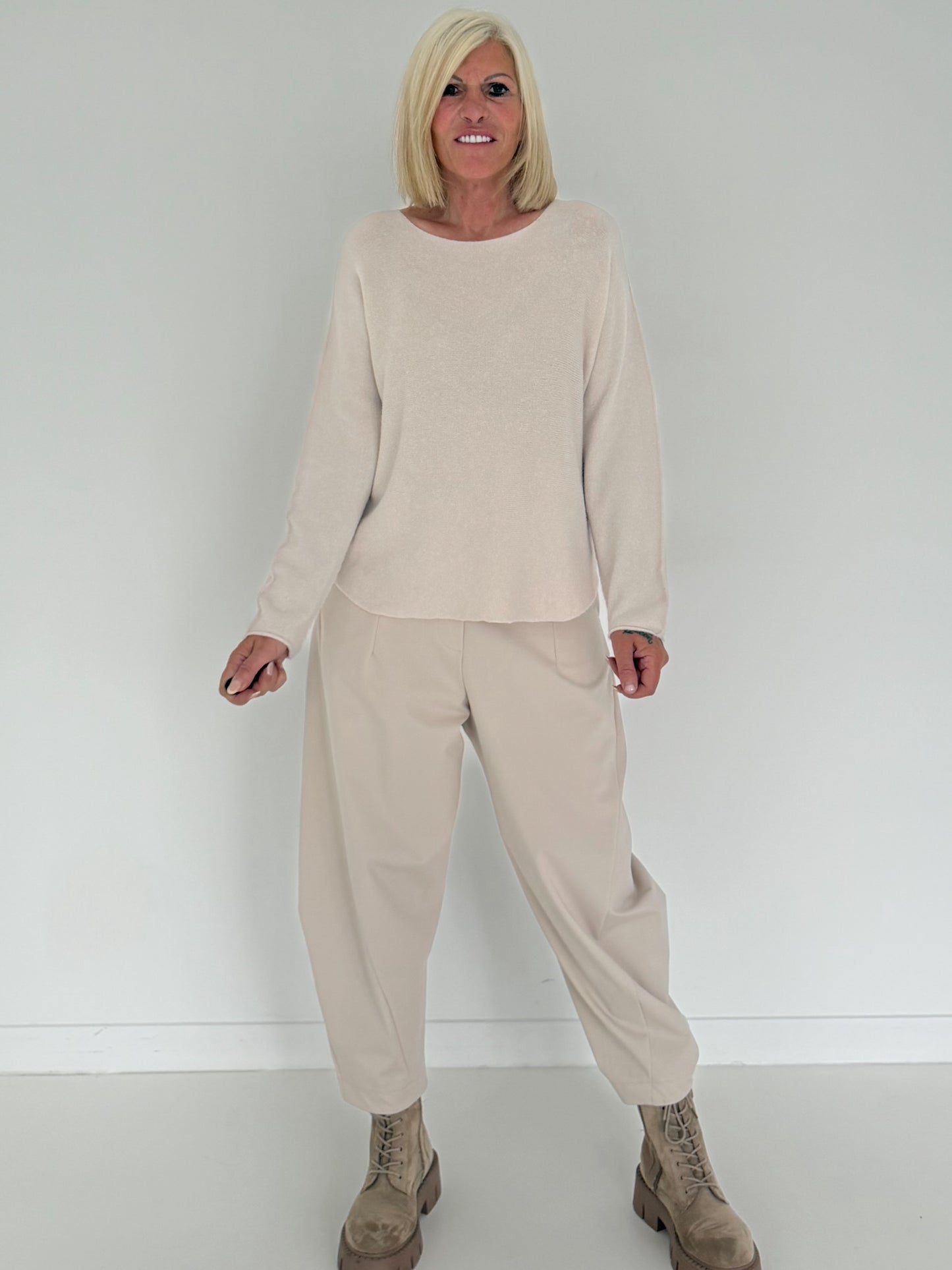Soft Basic Sweater - beige
