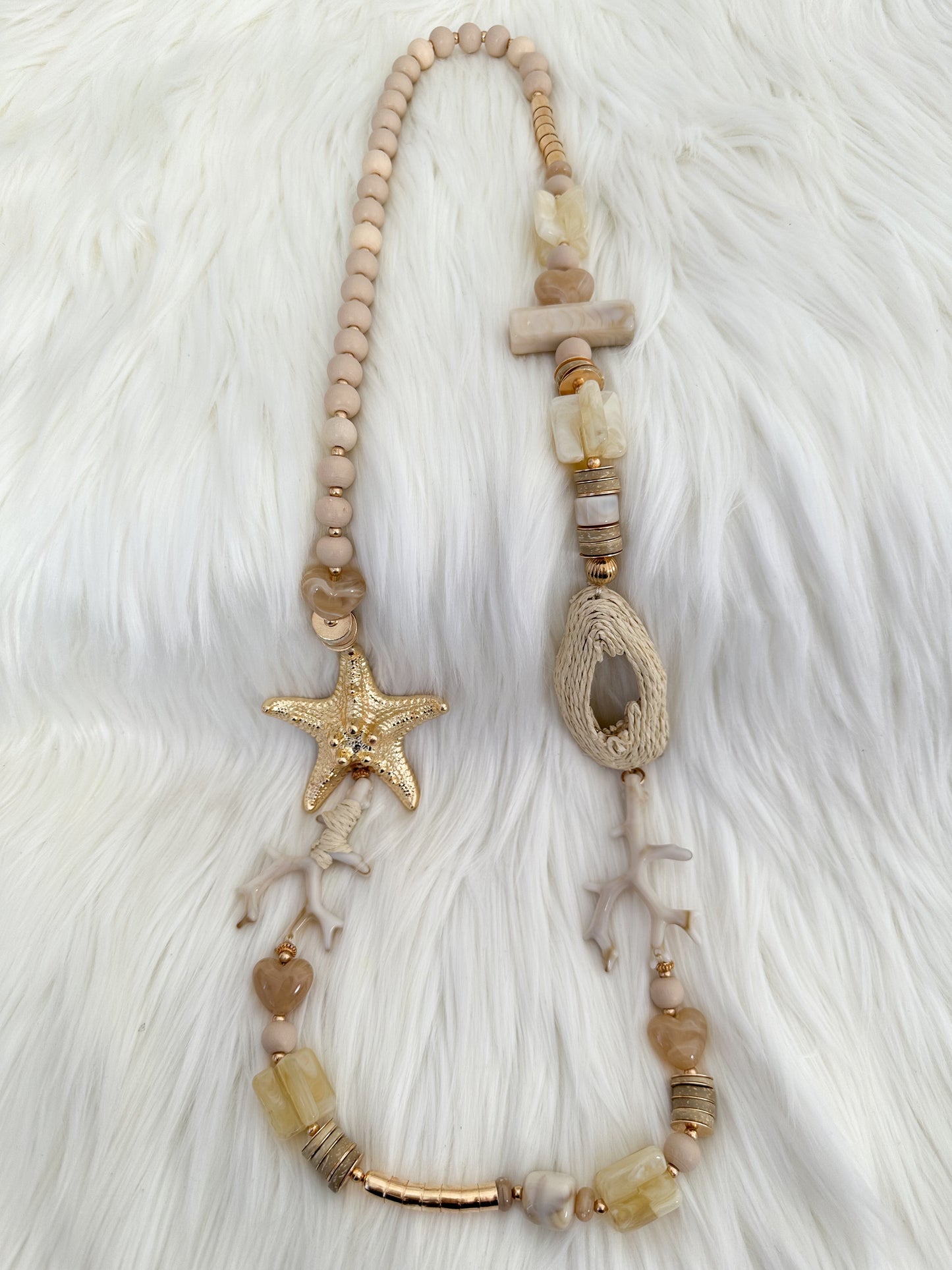 Beaded Necklace with Starfish - beige-multicolored