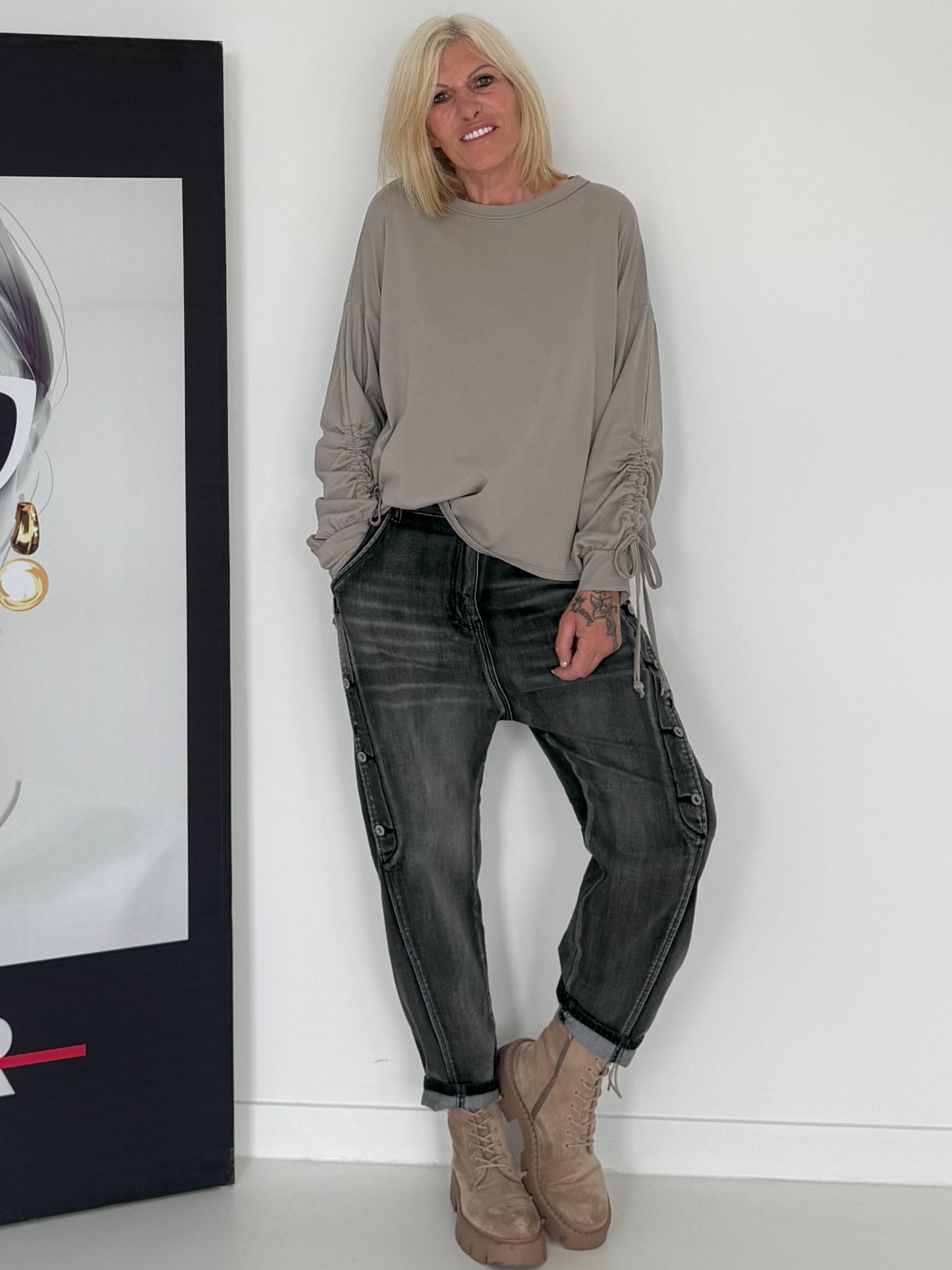Shirt mit gerafftem Arm - taupe